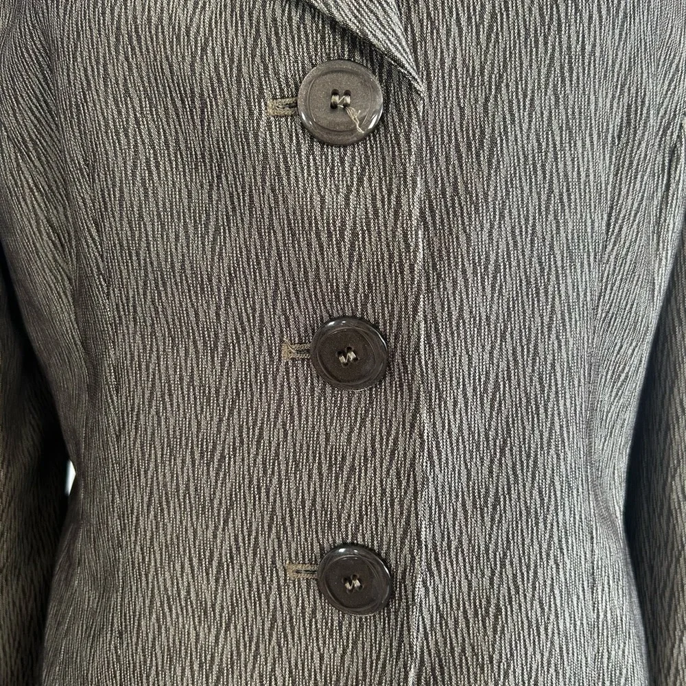 Gray Textured Blazer and Skirt Set - Picture 2 of 7